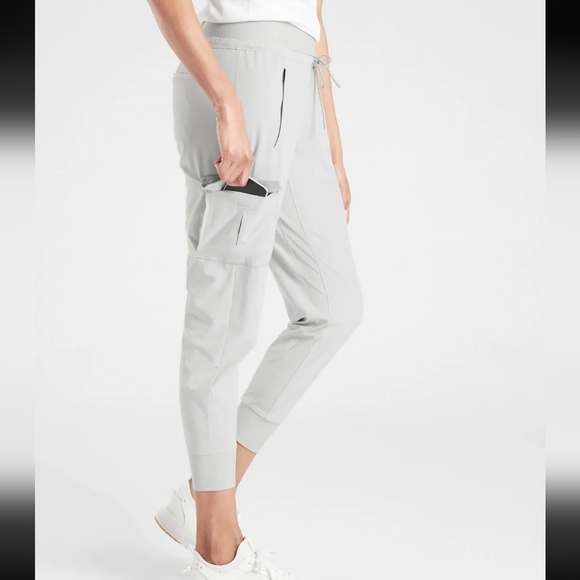 Athleta NWT Sutton Jogger in Arbor Olive $89 6 cargo pockets discontinued - Picture 12 of 14